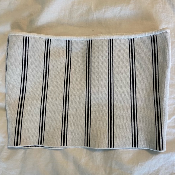Black and white stripped tube top - Picture 2 of 3